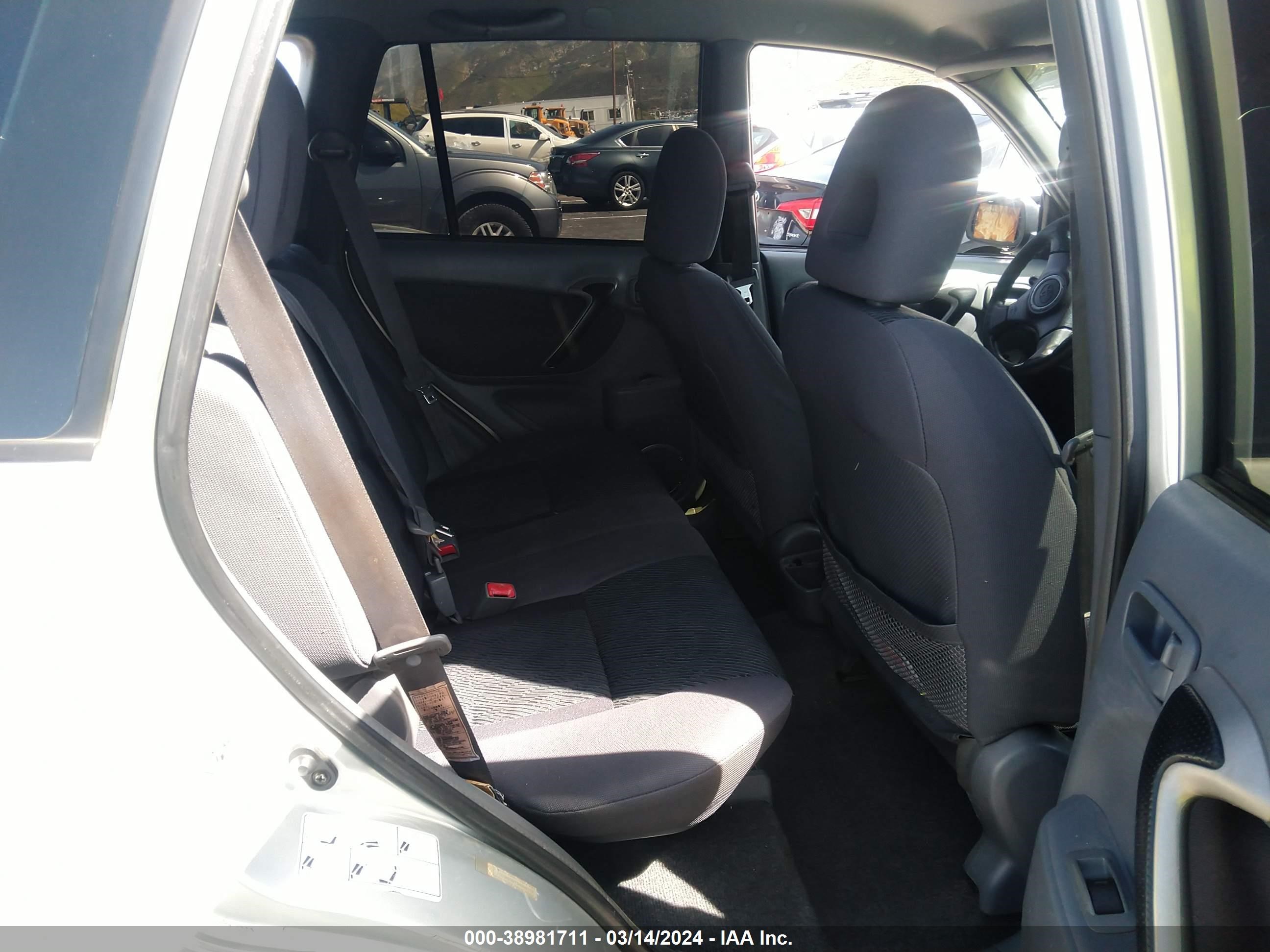 Photo 7 VIN: JTEGH20V730086972 - TOYOTA RAV 4 