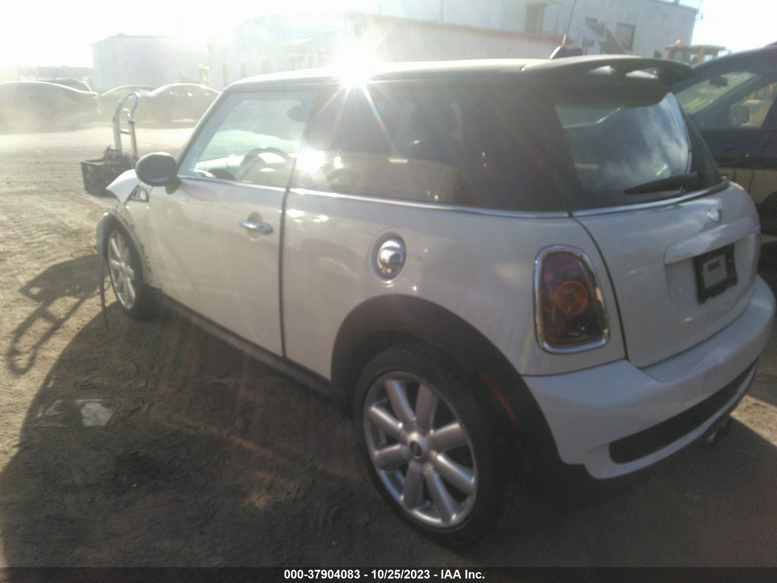 Photo 2 VIN: JTEHD20V046019032 - MINI HARD TOP 