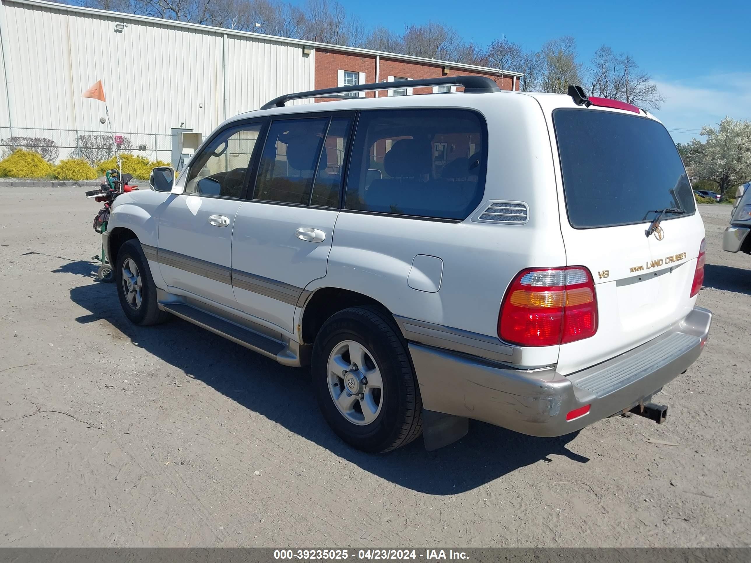 Photo 2 VIN: JTEHT05J812011048 - TOYOTA LAND CRUISER 