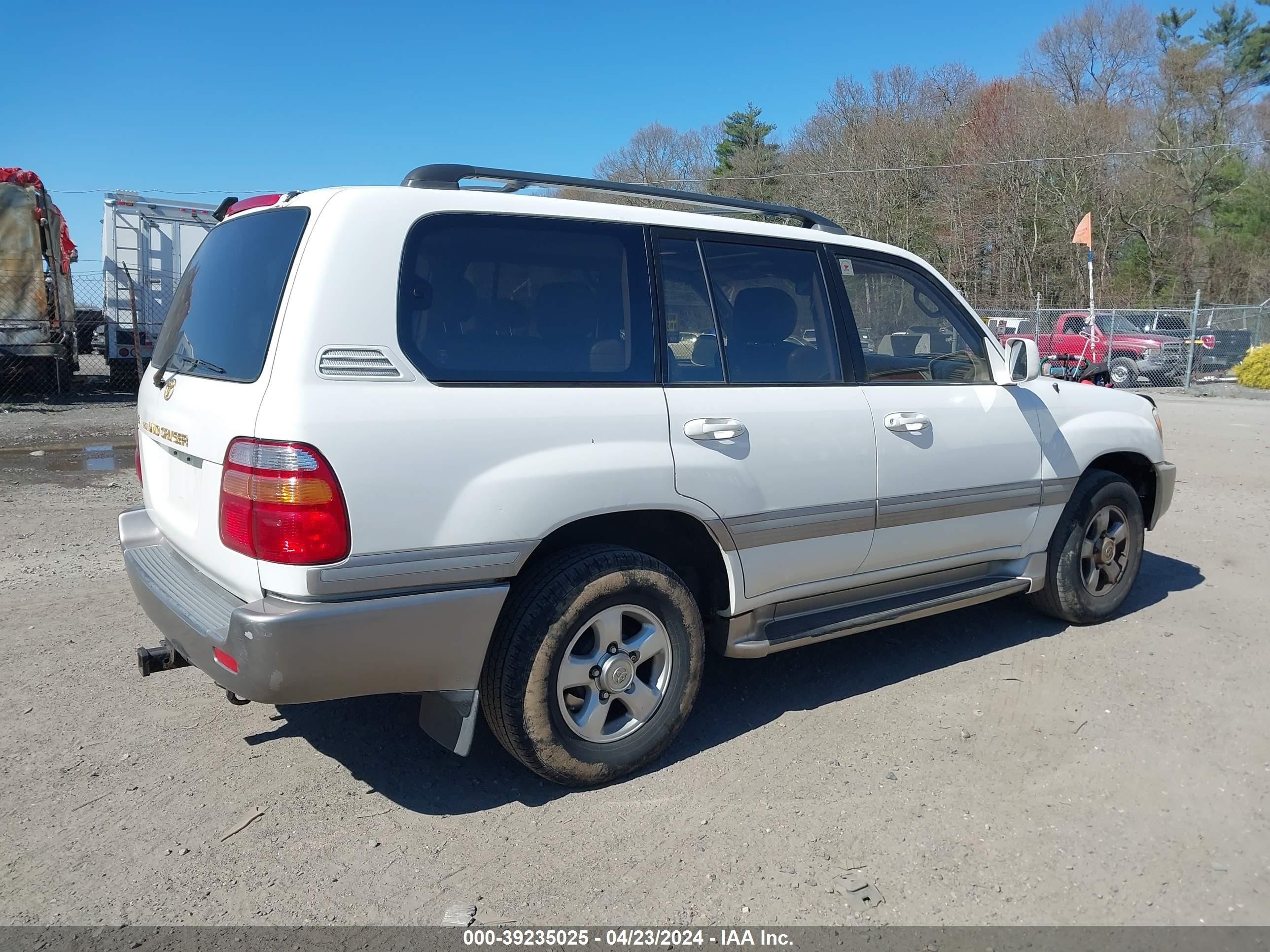 Photo 3 VIN: JTEHT05J812011048 - TOYOTA LAND CRUISER 