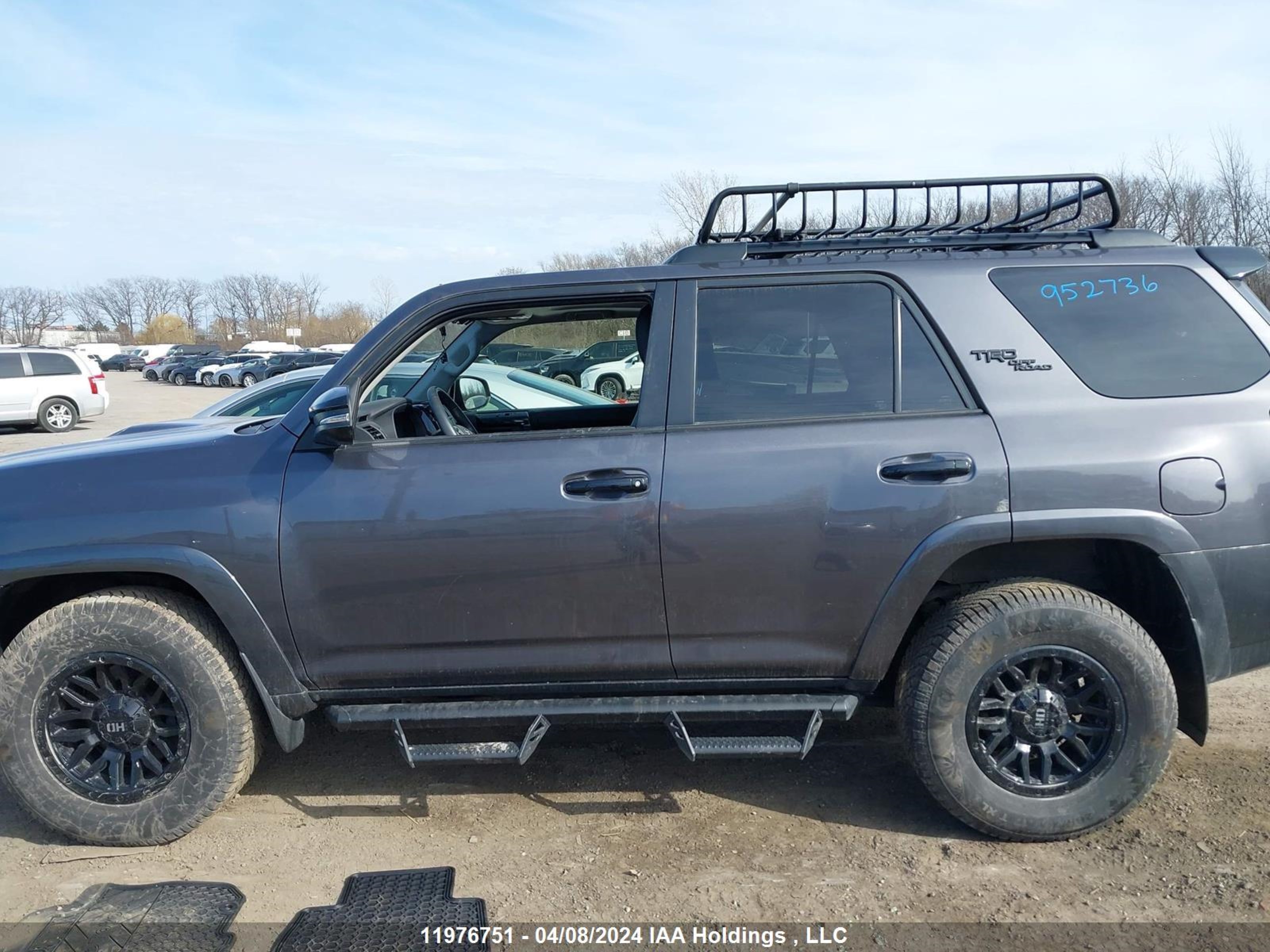 Photo 13 VIN: JTEHU5JRXM5952736 - TOYOTA 4RUNNER 