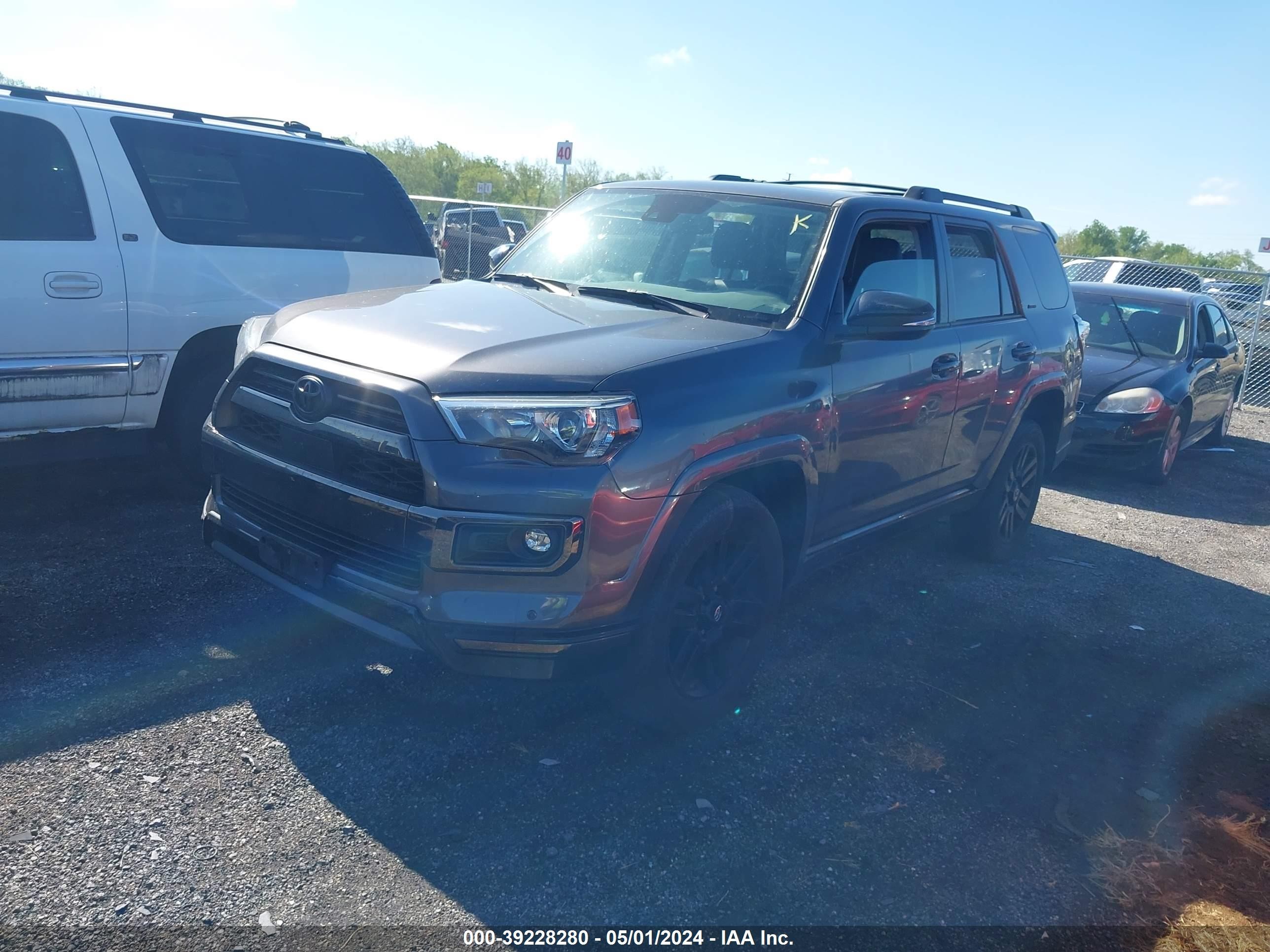 Photo 1 VIN: JTEJU5JR6M5852876 - TOYOTA 4RUNNER 