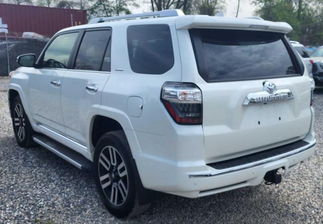 Photo 2 VIN: JTEKU5JR6M5899023 - TOYOTA 4RUNNER TR 