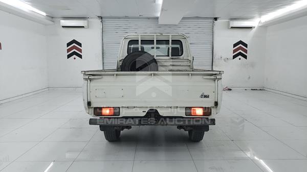 Photo 6 VIN: JTELB71J604317860 - TOYOTA LAND CRUISER 