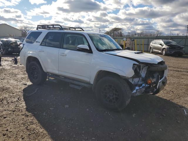 Photo 3 VIN: JTELU5JR7P6125477 - TOYOTA 4RUNNER SE 