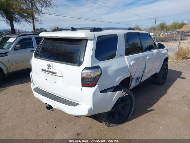 Photo 3 VIN: JTEMU5JR0M5890553 - TOYOTA 4RUNNER 