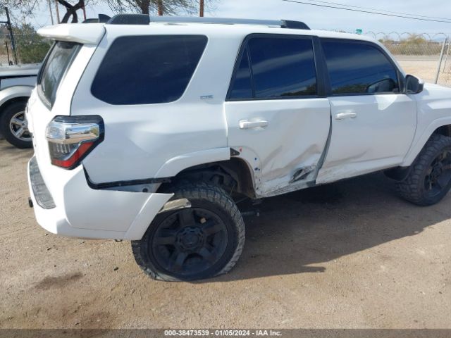 Photo 5 VIN: JTEMU5JR0M5890553 - TOYOTA 4RUNNER 