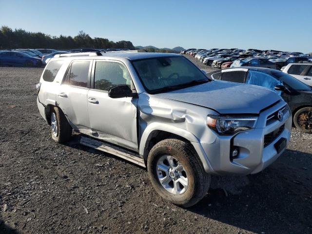 Photo 3 VIN: JTEMU5JR1M5901477 - TOYOTA 4RUNNER SR 