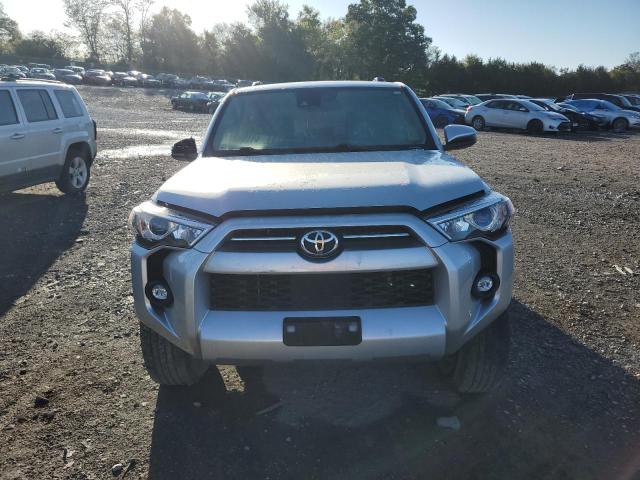 Photo 4 VIN: JTEMU5JR1M5901477 - TOYOTA 4RUNNER SR 