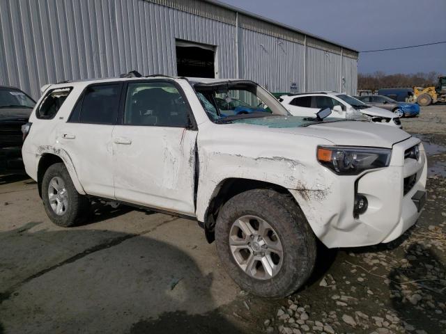 Photo 3 VIN: JTEMU5JR2M5855240 - TOYOTA 4RUNNER SR 