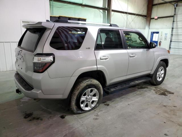 Photo 2 VIN: JTEMU5JR2P6142756 - TOYOTA 4RUNNER SE 