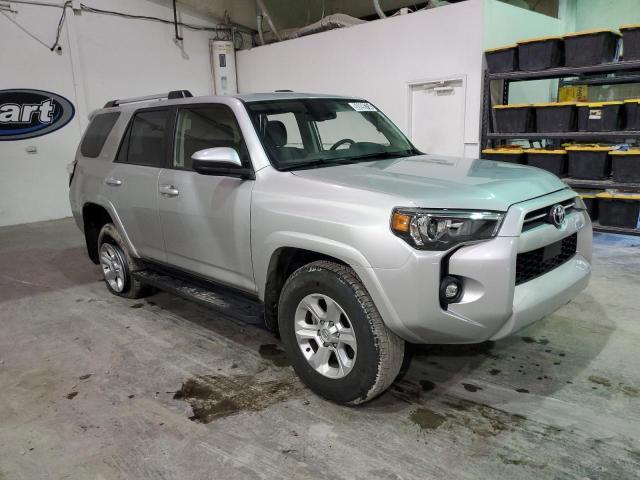 Photo 3 VIN: JTEMU5JR2P6142756 - TOYOTA 4RUNNER SE 