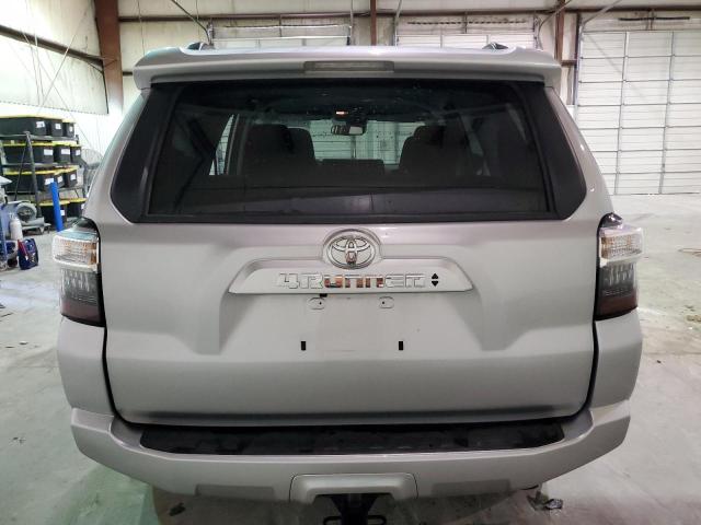 Photo 5 VIN: JTEMU5JR2P6142756 - TOYOTA 4RUNNER SE 