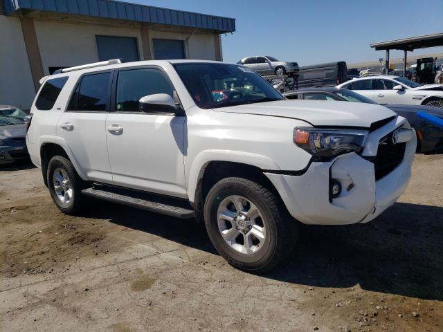 Photo 3 VIN: JTEMU5JR3P6140451 - TOYOTA 4RUNNER SE 