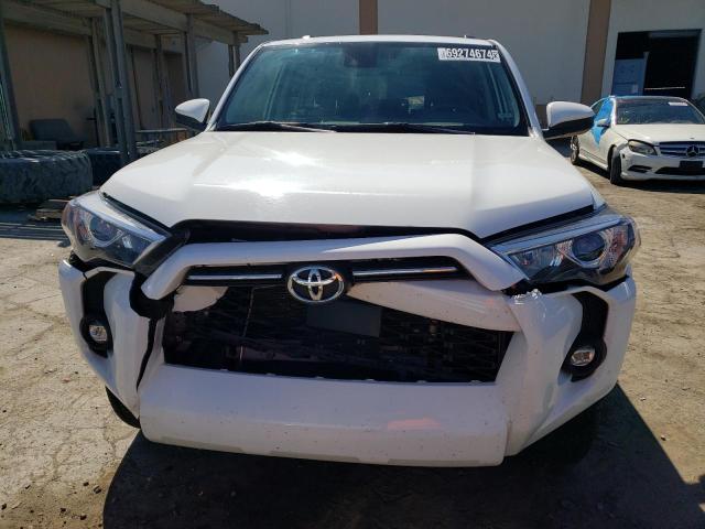 Photo 4 VIN: JTEMU5JR3P6140451 - TOYOTA 4RUNNER SE 