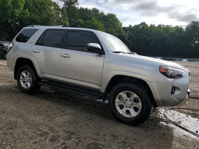 Photo 3 VIN: JTEMU5JR3P6143477 - TOYOTA 4RUNNER SE 