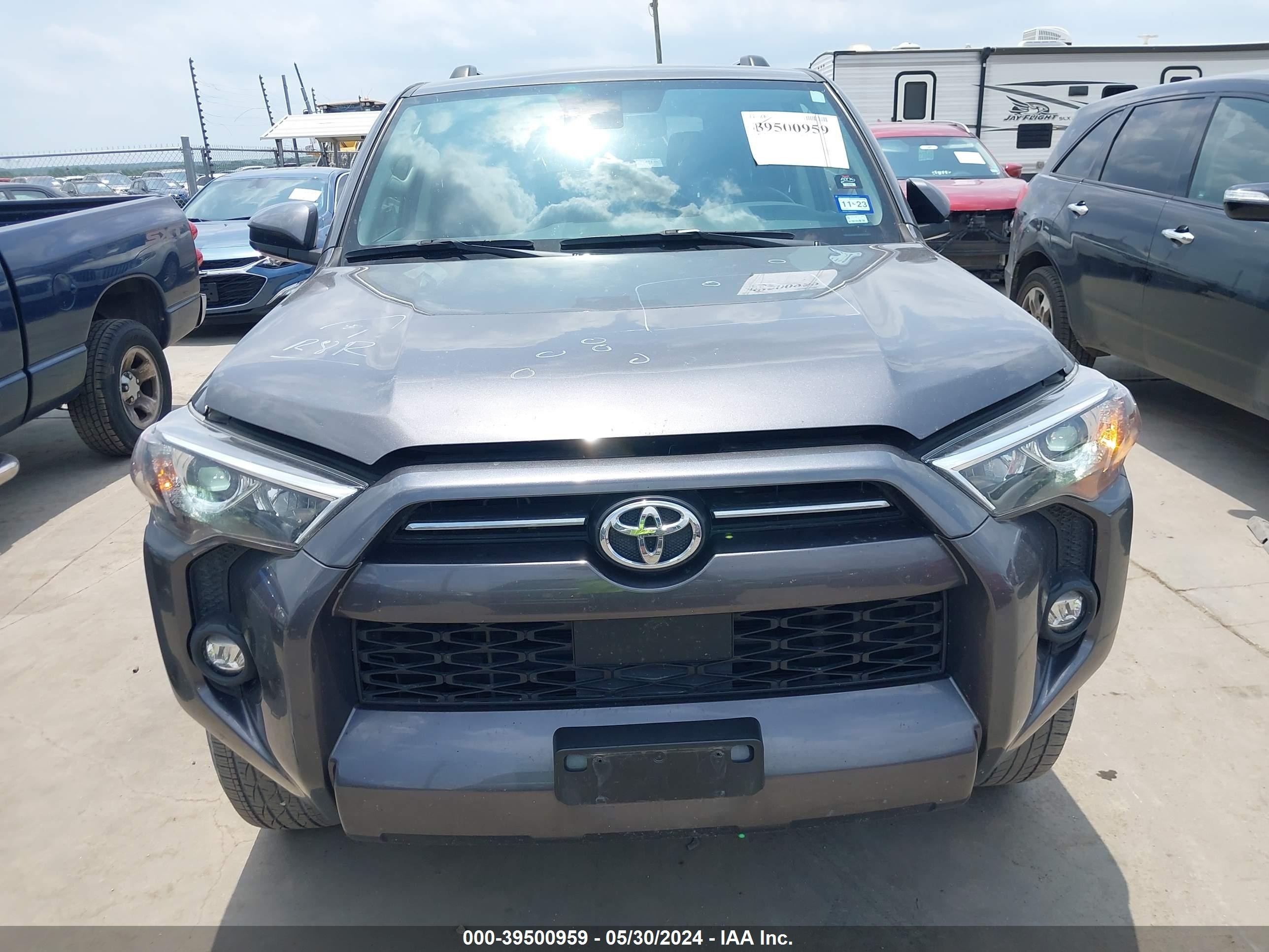 Photo 11 VIN: JTEMU5JR5M5903863 - TOYOTA 4RUNNER 