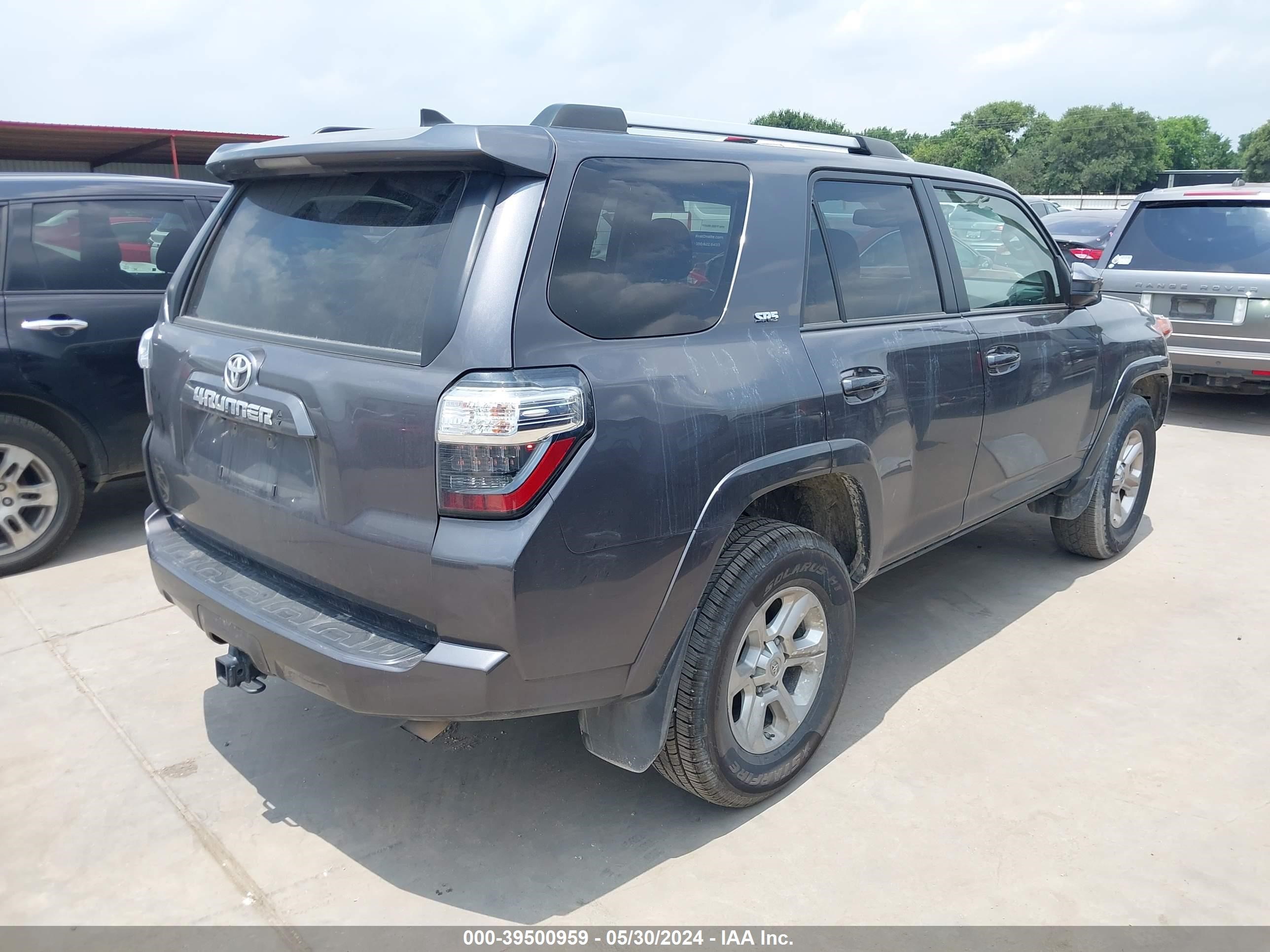 Photo 3 VIN: JTEMU5JR5M5903863 - TOYOTA 4RUNNER 