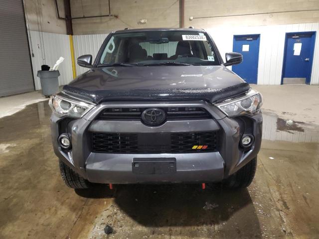 Photo 4 VIN: JTEMU5JR7P6124916 - TOYOTA 4RUNNER SE 