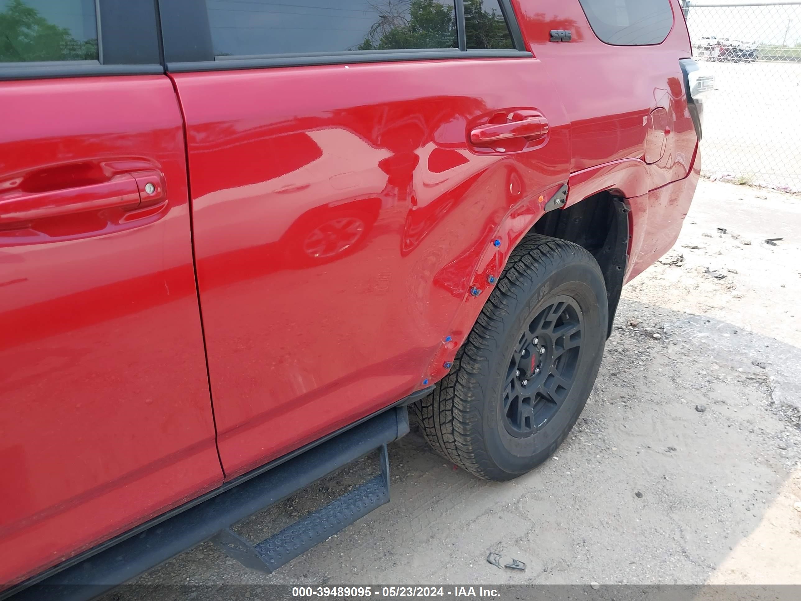 Photo 5 VIN: JTEMU5JR7P6185005 - TOYOTA 4RUNNER 