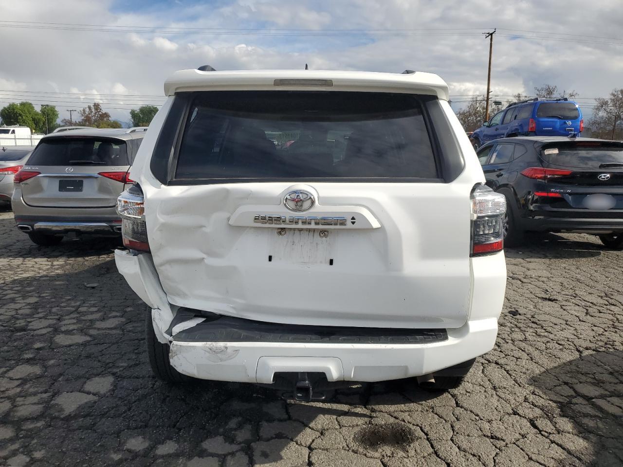 Photo 5 VIN: JTEMU5JR8N6014356 - TOYOTA 4RUNNER 