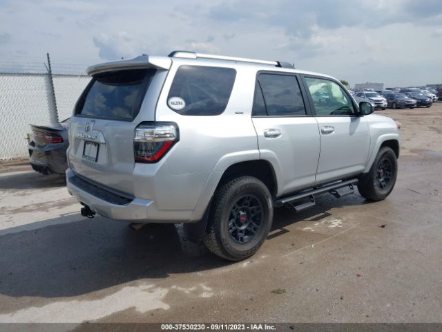 Photo 3 VIN: JTEMU5JR9M5882581 - TOYOTA 4RUNNER 