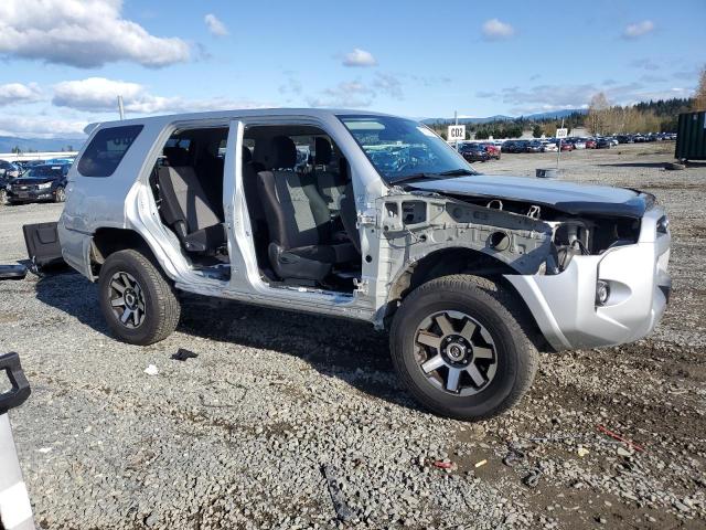 Photo 3 VIN: JTEMU5JR9N6071195 - TOYOTA 4RUNNER SR 