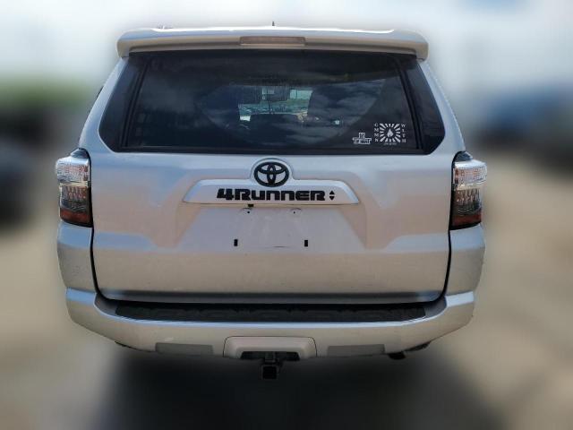 Photo 5 VIN: JTEMU5JR9P6098030 - TOYOTA 4RUNNER SE 