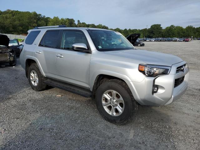 Photo 3 VIN: JTEMU5JRXN6054616 - TOYOTA 4RUNNER SR 