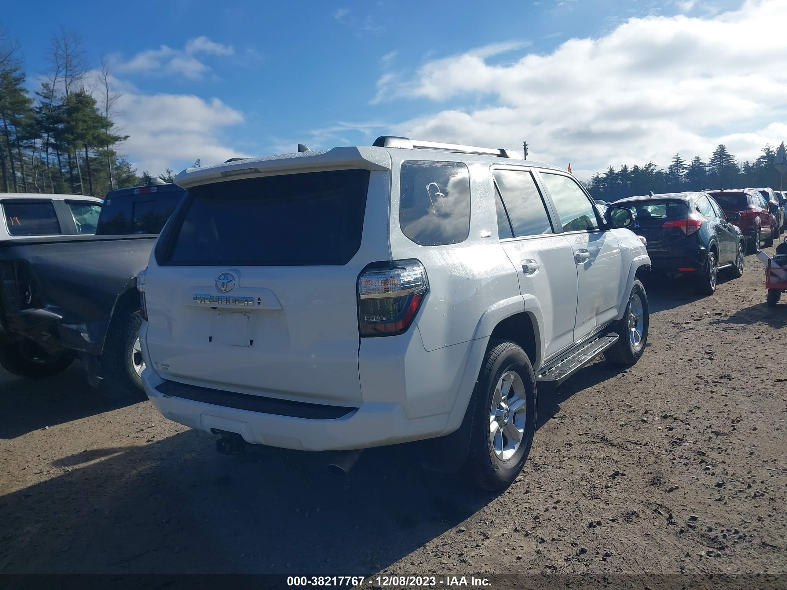 Photo 3 VIN: JTENU5JR0N6053754 - TOYOTA 4RUNNER 