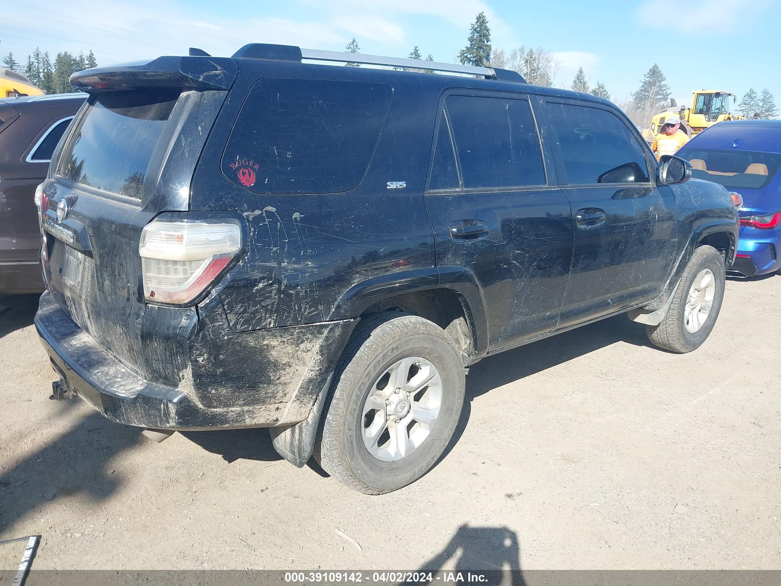 Photo 3 VIN: JTENU5JR1M5897726 - TOYOTA 4RUNNER 