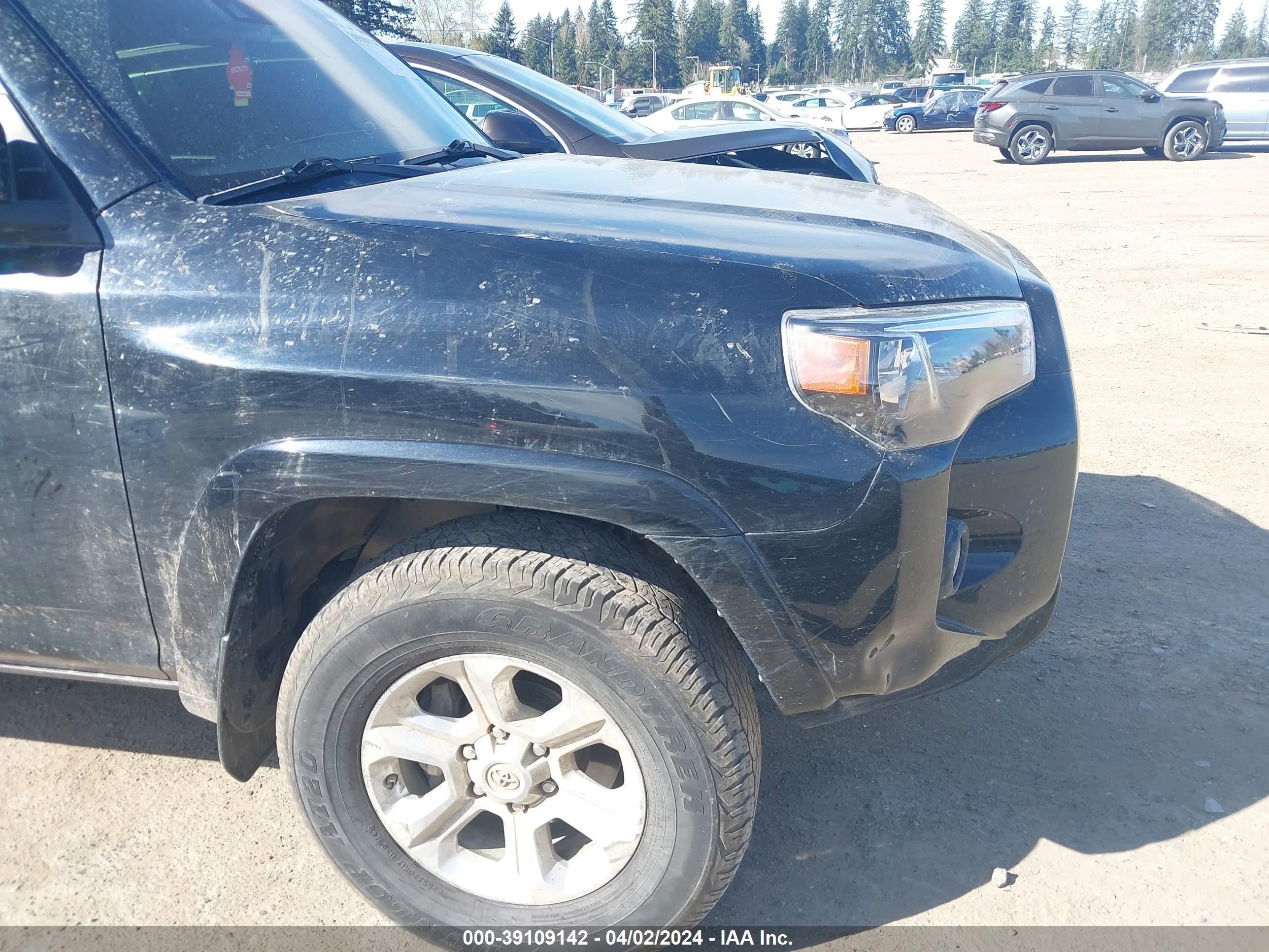 Photo 5 VIN: JTENU5JR1M5897726 - TOYOTA 4RUNNER 