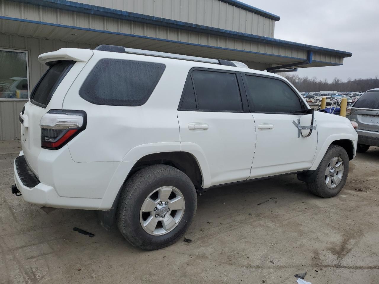 Photo 2 VIN: JTENU5JR2M5862466 - TOYOTA 4RUNNER 