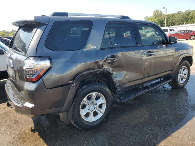 Photo 2 VIN: JTENU5JR2P6108529 - TOYOTA 4RUNNER SE 