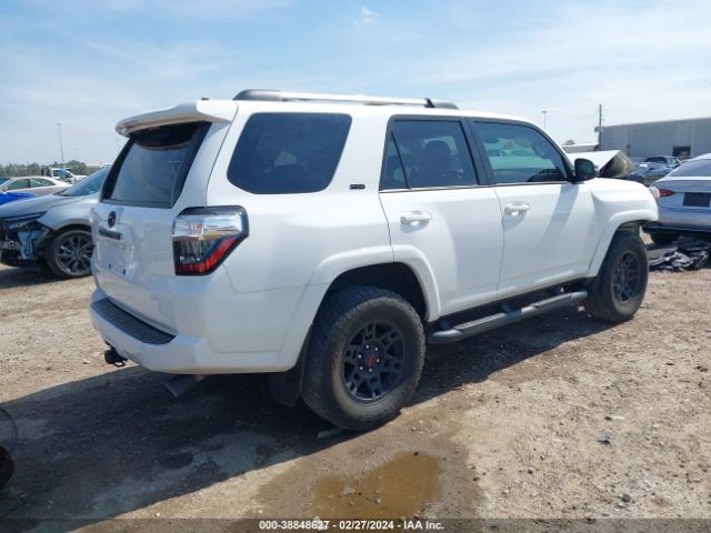 Photo 3 VIN: JTENU5JR3P6099727 - TOYOTA 4RUNNER 