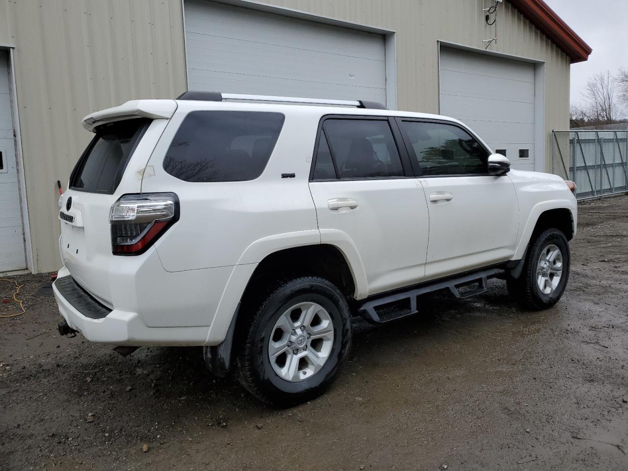 Photo 2 VIN: JTENU5JR7M5855626 - TOYOTA 4RUNNER 