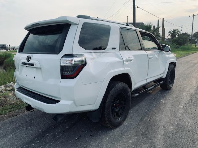 Photo 3 VIN: JTENU5JR7M5888657 - TOYOTA 4RUNNER SR 