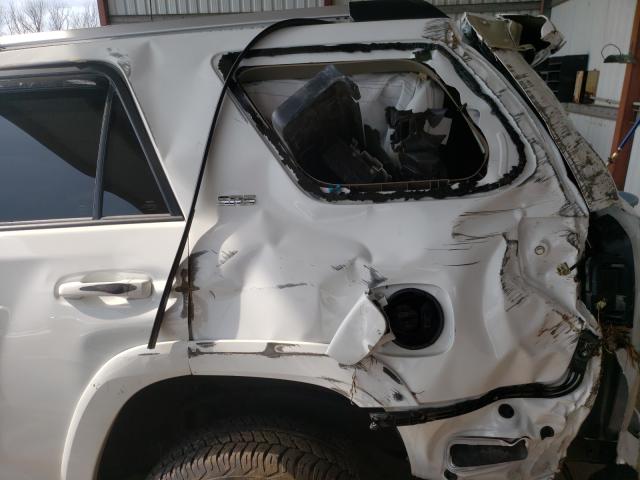 Photo 9 VIN: JTENU5JR8M5877599 - TOYOTA 4RUNNER SR 