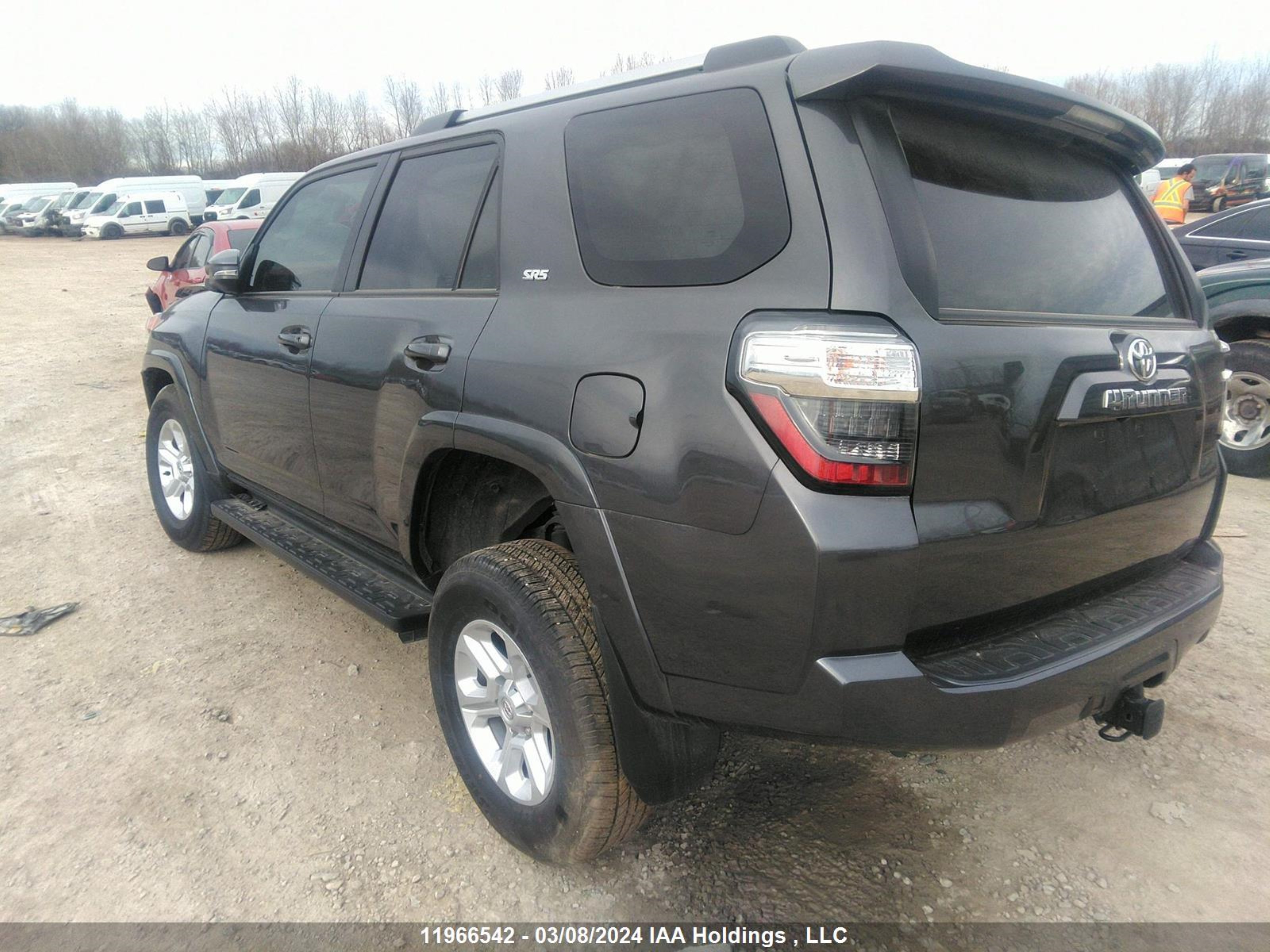 Photo 2 VIN: JTENU5JR8N6042212 - TOYOTA 4RUNNER 