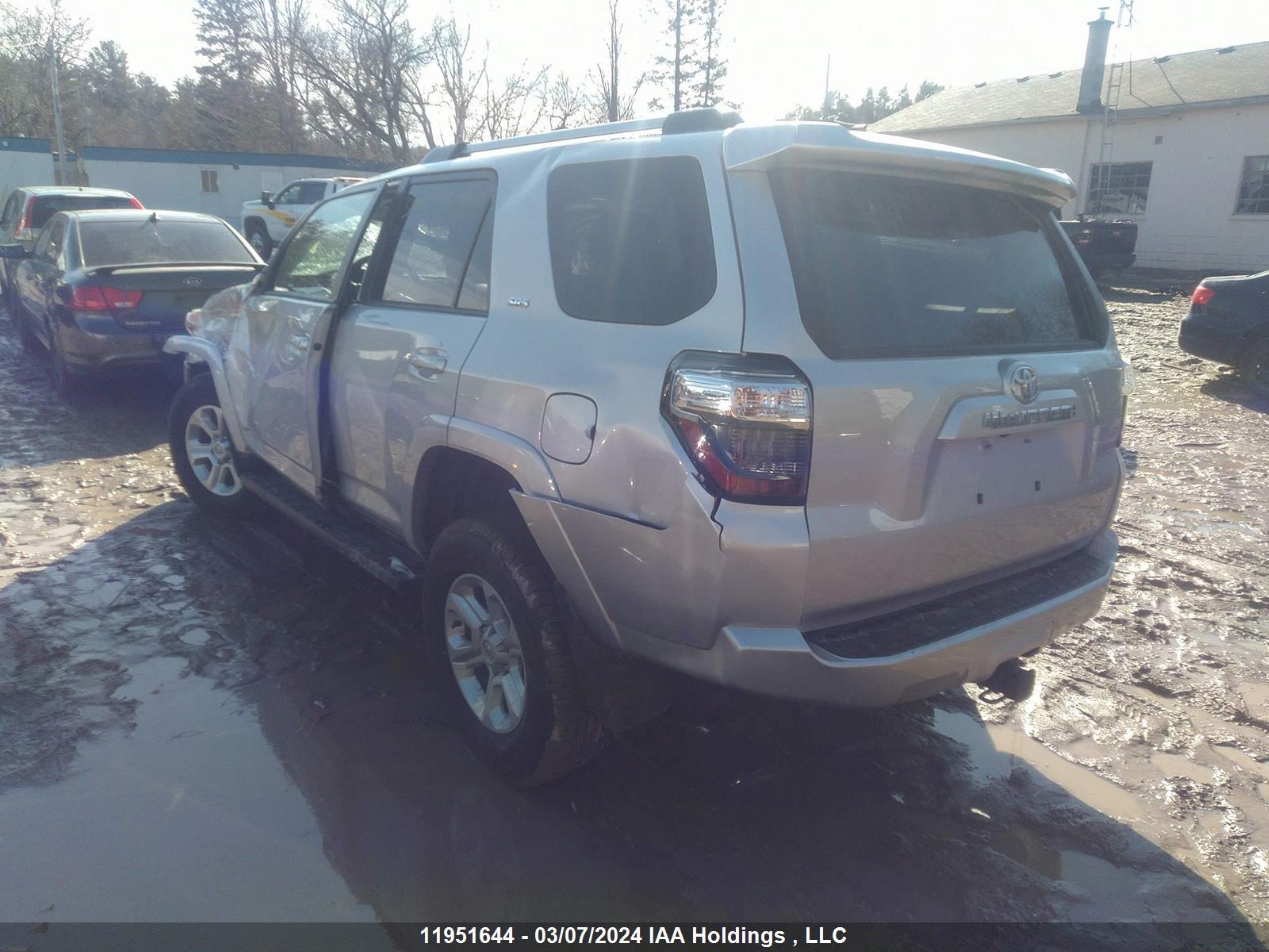 Photo 2 VIN: JTENU5JR9P6116272 - TOYOTA 4RUNNER 