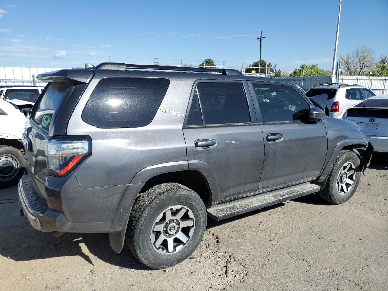 Photo 2 VIN: JTEPU5JR0N6045517 - TOYOTA 4RUNNER 