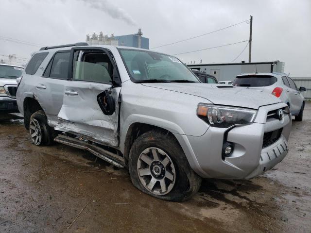 Photo 3 VIN: JTEPU5JR1P6102844 - TOYOTA 4RUNNER SE 