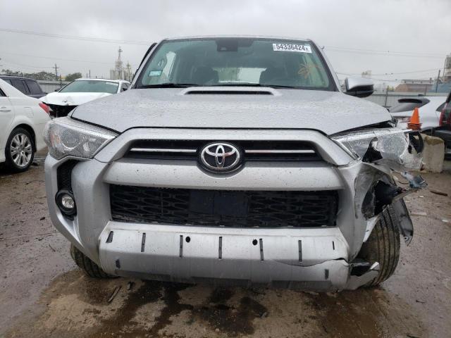 Photo 4 VIN: JTEPU5JR1P6102844 - TOYOTA 4RUNNER SE 