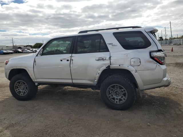 Photo 1 VIN: JTEPU5JR4M5843054 - TOYOTA 4RUNNER SR 