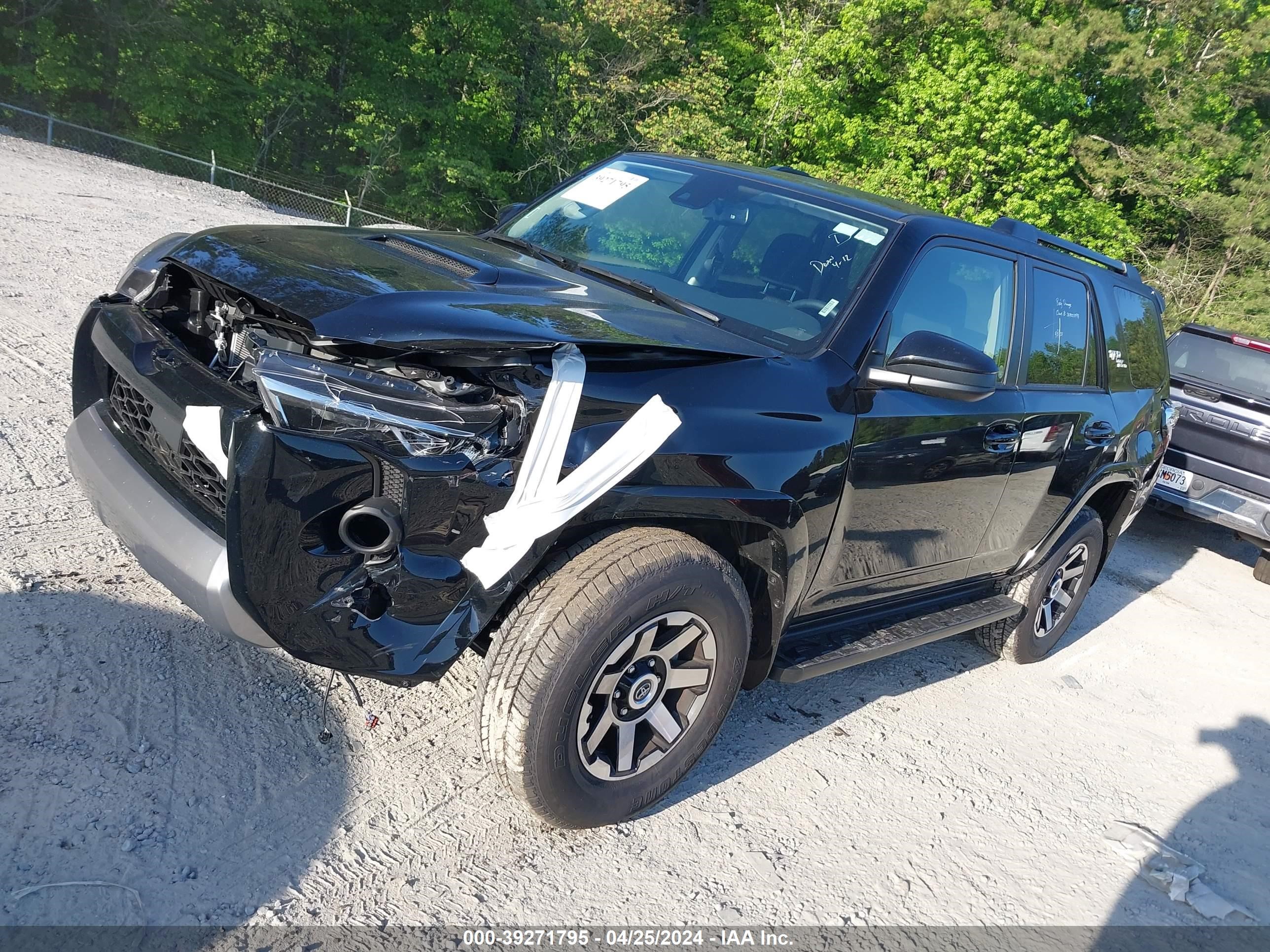 Photo 1 VIN: JTEPU5JR4R6251770 - TOYOTA 4RUNNER 