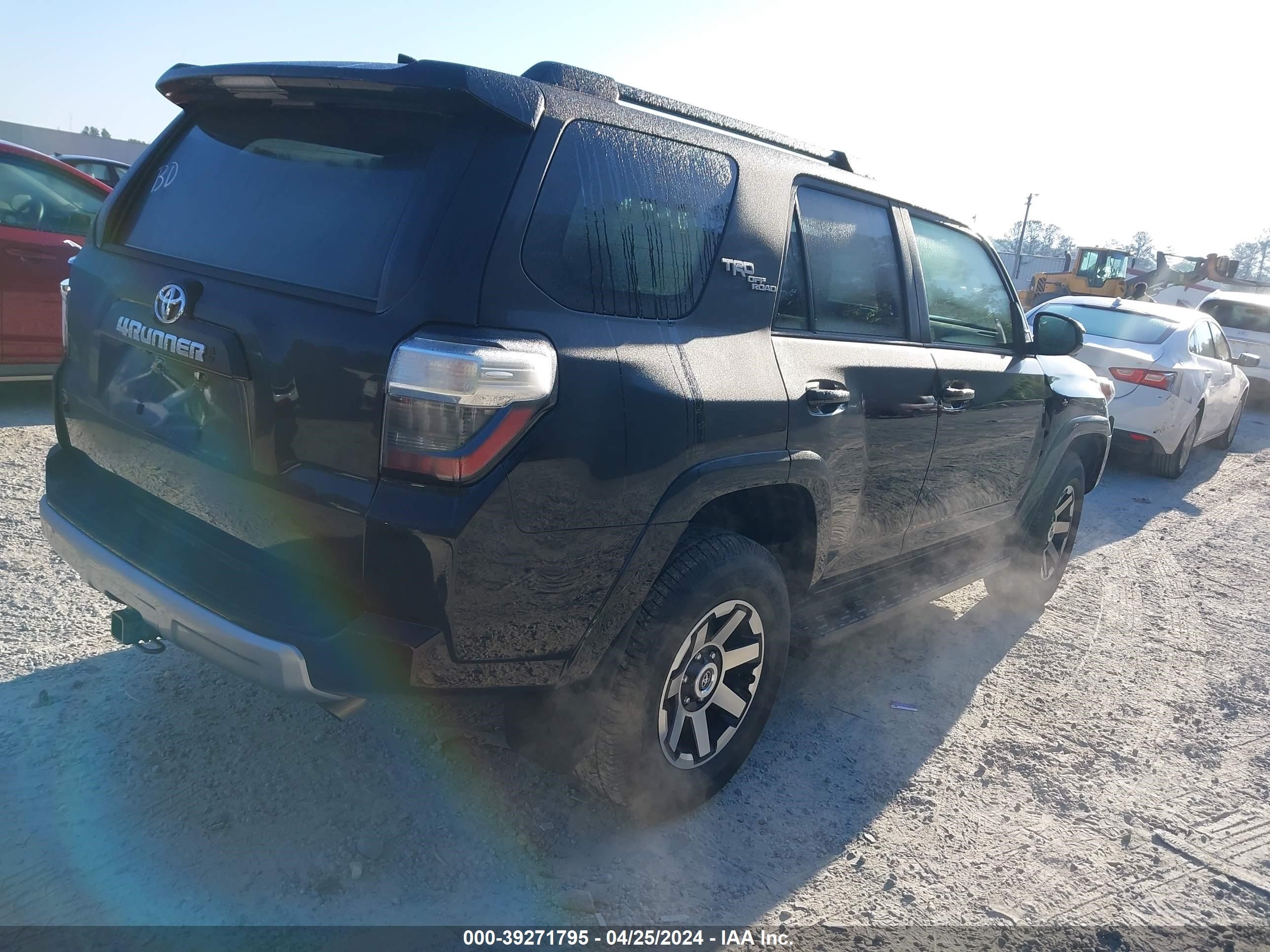 Photo 3 VIN: JTEPU5JR4R6251770 - TOYOTA 4RUNNER 