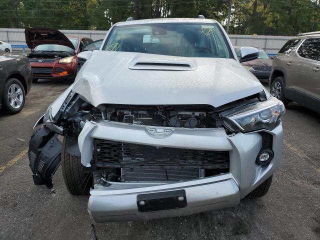 Photo 4 VIN: JTEPU5JR5P6141730 - TOYOTA 4RUNNER SE 