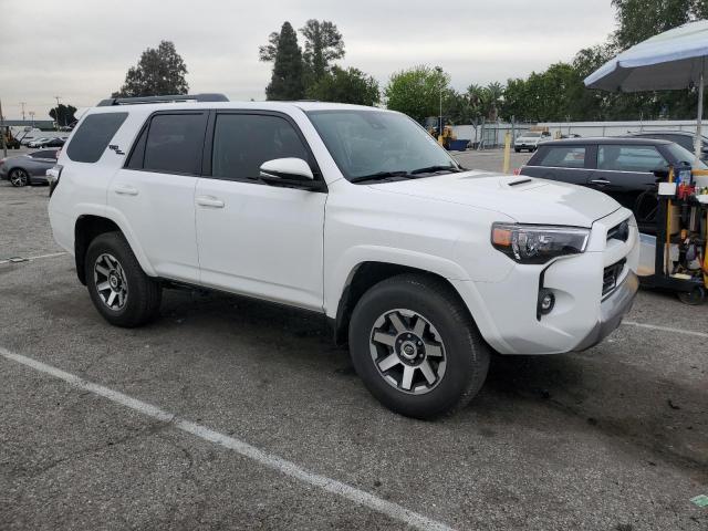 Photo 3 VIN: JTERU5JR0P6126836 - TOYOTA 4RUNNER SE 