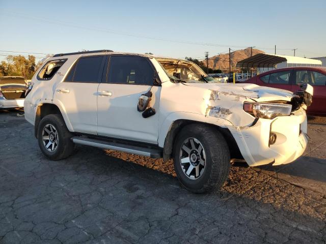 Photo 3 VIN: JTERU5JR1N6042960 - TOYOTA 4RUNNER SR 