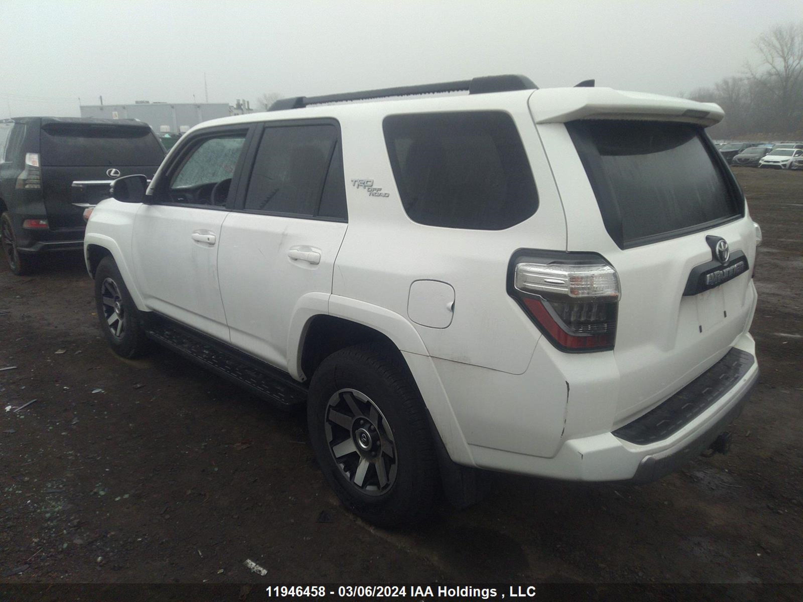 Photo 2 VIN: JTERU5JR2N6081928 - TOYOTA 4RUNNER 